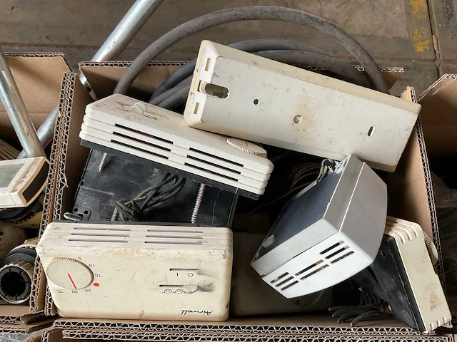 Partij sanitair en verwarming onderdelen - afbeelding 14 van  17