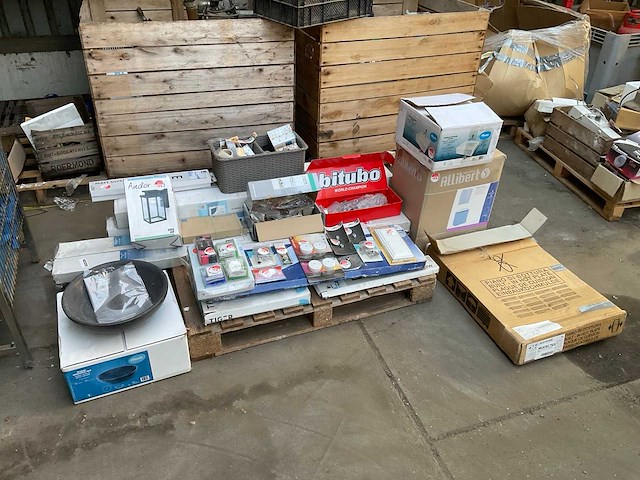 Partij sanitair/aannemersmateriaal - afbeelding 1 van  12