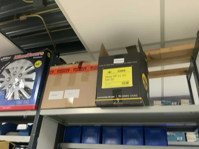 Partij schadeherstel benodigdheden en divers - afbeelding 19 van  19