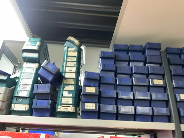 Partij schadeherstel benodigdheden en divers - afbeelding 8 van  19