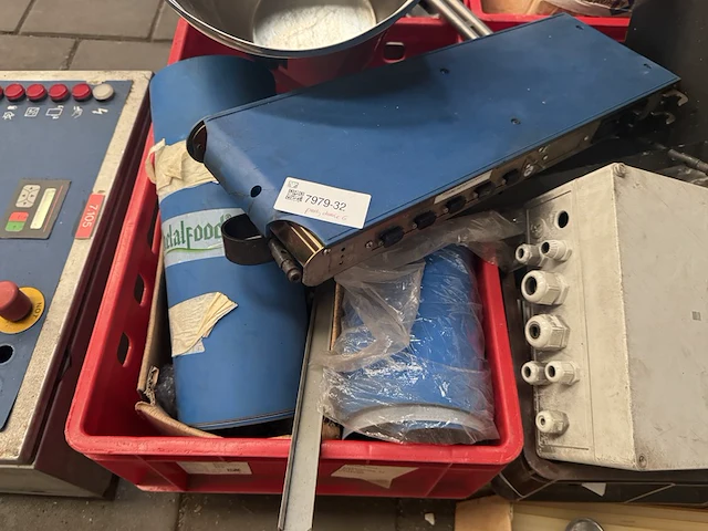 Partij schakelmateriaal en diversen - afbeelding 8 van  8
