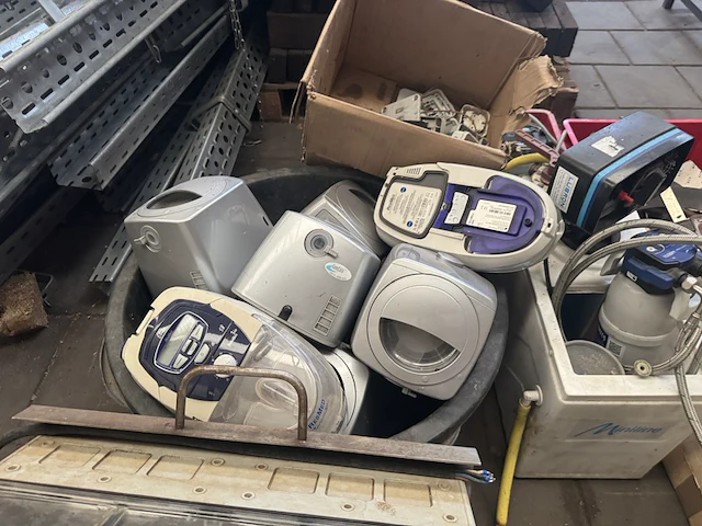 Partij schakelmateriaal en diversen - afbeelding 6 van  12