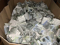 Partij schakelmateriaal of installatie toebehoren - afbeelding 1 van  2