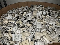 Partij schakelmateriaal of installatie toebehoren - afbeelding 1 van  2