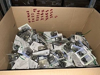 Partij schakelmateriaal of installatie toebehoren - afbeelding 1 van  3