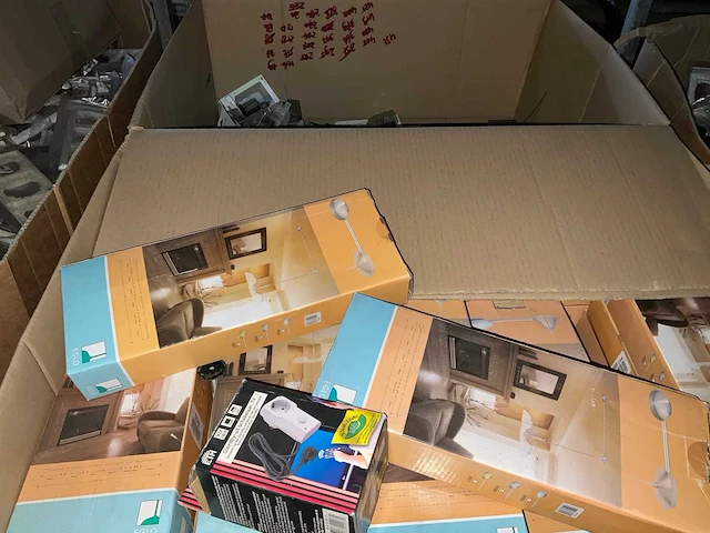 Partij schakelmateriaal of installatie toebehoren - afbeelding 3 van  3
