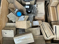 Partij schakelmateriaal - afbeelding 4 van  4