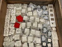 Partij schakelmateriaal - afbeelding 3 van  3