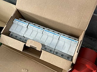 Partij schakelmaterial & elektra toebehoren - afbeelding 3 van  19