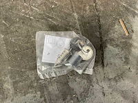 Partij schakelmaterial & elektra toebehoren - afbeelding 13 van  19