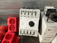 Partij schakelmaterial & elektra toebehoren - afbeelding 15 van  19