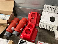 Partij schakelmaterial & elektra toebehoren - afbeelding 16 van  19