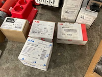 Partij schakelmaterial & elektra toebehoren - afbeelding 17 van  19