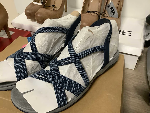 Partij schoenen (95x) - afbeelding 25 van  80
