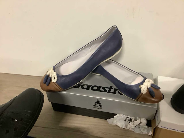 Partij schoenen (95x) - afbeelding 36 van  80