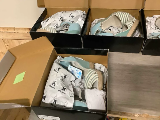 Partij schoenen (95x) - afbeelding 54 van  80