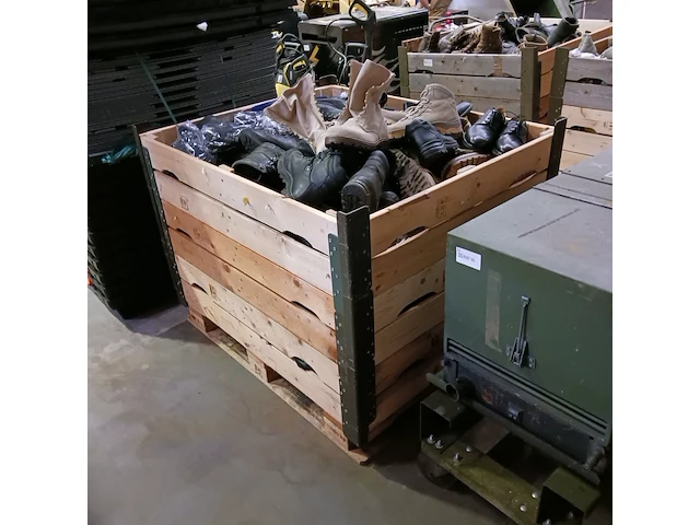 Partij schoenen defensie, meindl, lowa, defensie, haix, schoenen partij - afbeelding 2 van  9