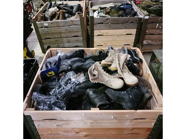 Partij schoenen defensie, meindl, lowa, defensie, haix, schoenen partij - afbeelding 4 van  9