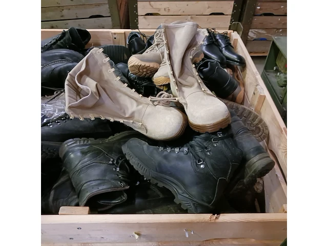 Partij schoenen defensie, meindl, lowa, defensie, haix, schoenen partij - afbeelding 8 van  9