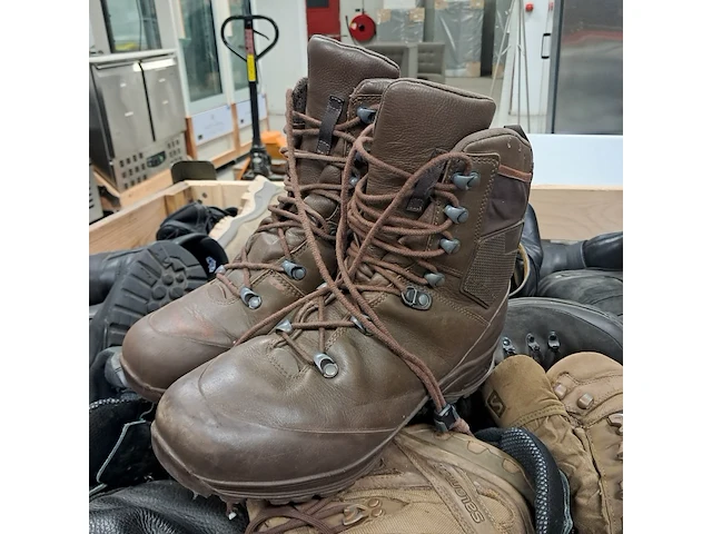 Partij schoenen, o.a. meindl, lowa, haix, defensie - afbeelding 8 van  11
