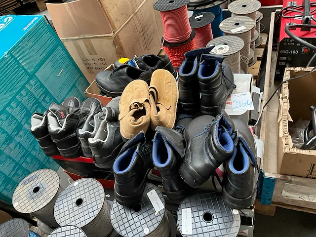 Partij schoenen - afbeelding 2 van  6