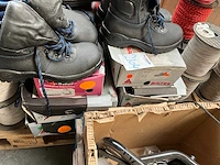 Partij schoenen - afbeelding 4 van  6
