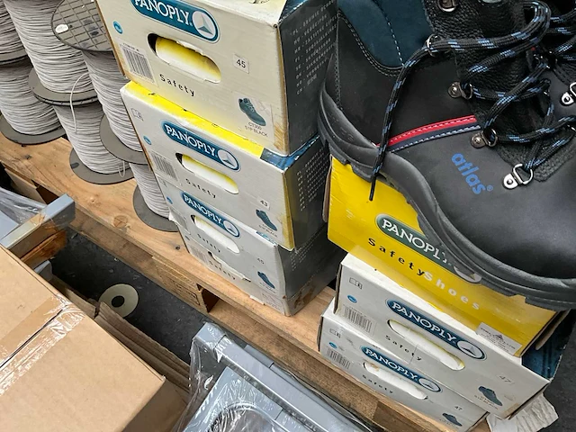 Partij schoenen - afbeelding 5 van  5