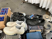 Partij schoenen - afbeelding 3 van  5