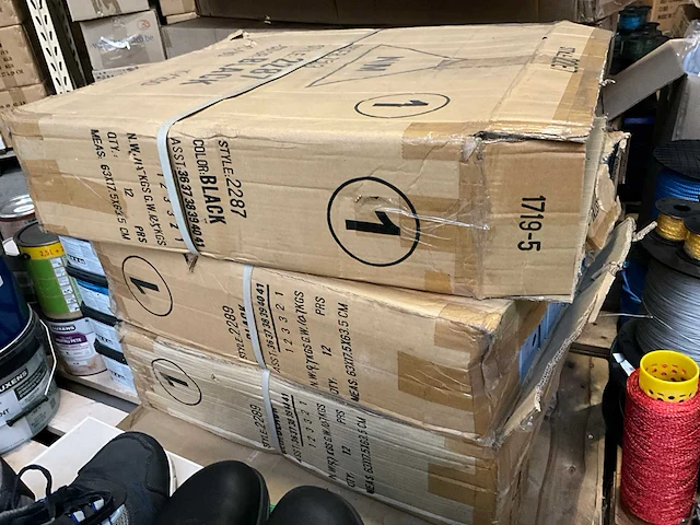 Partij schoenen - afbeelding 11 van  12