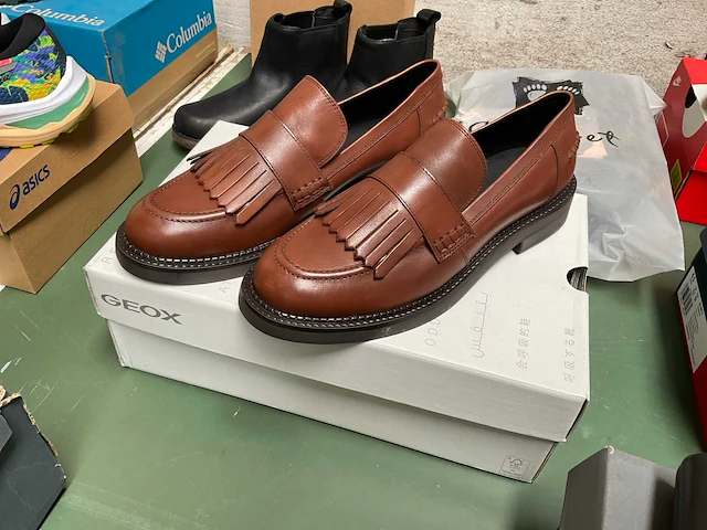 Partij schoenen - afbeelding 5 van  24