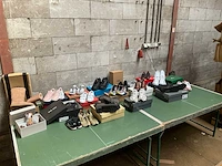Partij schoenen - afbeelding 17 van  24