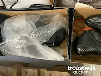 Partij schoenen - afbeelding 5 van  8