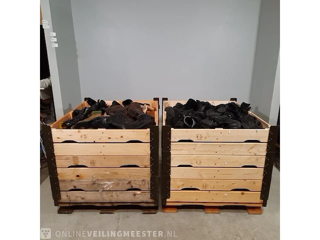 Partij schoenen - afbeelding 1 van  9