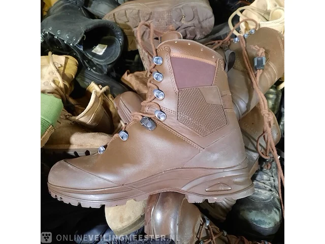 Partij schoenen - afbeelding 3 van  9