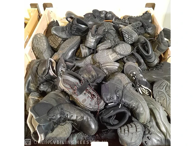 Partij schoenen - afbeelding 6 van  9
