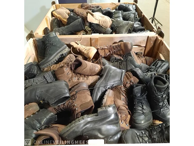 Partij schoenen - afbeelding 2 van  10