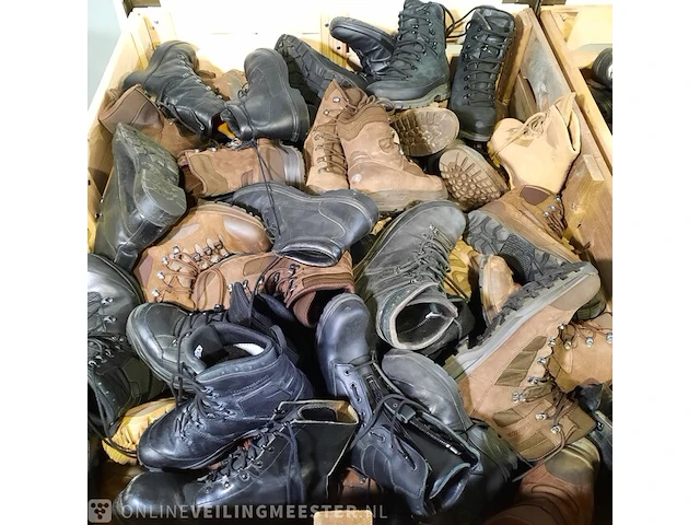 Partij schoenen - afbeelding 3 van  10