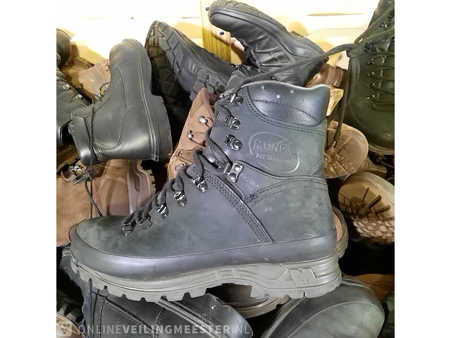 Partij schoenen - afbeelding 4 van  10