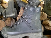 Partij schoenen - afbeelding 4 van  10