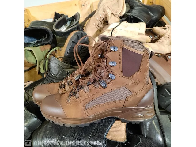 Partij schoenen - afbeelding 8 van  10