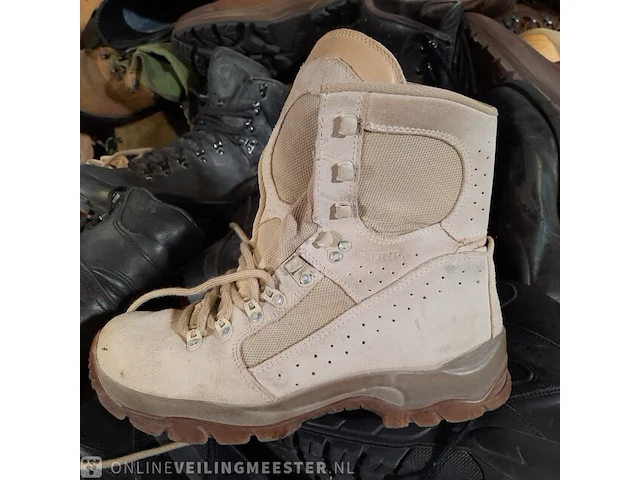 Partij schoenen - afbeelding 9 van  10