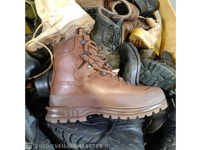 Partij schoenen - afbeelding 10 van  10