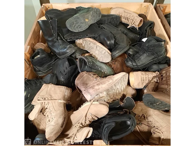 Partij schoenen - afbeelding 3 van  10
