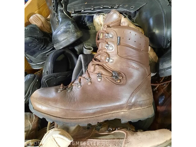 Partij schoenen - afbeelding 5 van  10