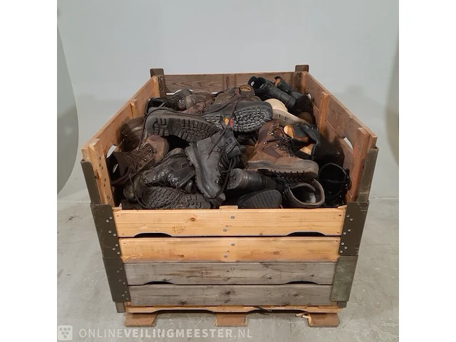 Partij schoenen - afbeelding 1 van  8