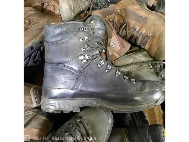 Partij schoenen - afbeelding 6 van  8