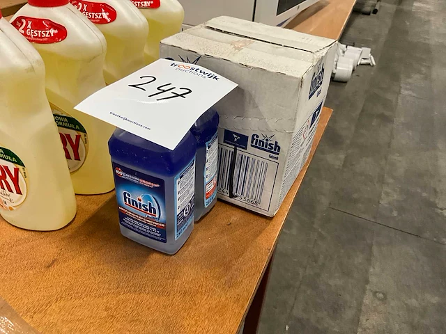 Partij schoonmaak middelen - afbeelding 3 van  5
