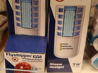 Partij schoonmaakartikelen bestaande uit o.a. dweil/mop, vacht & pluisborstel & vliegenvangers - afbeelding 5 van  6