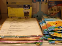 Partij schoonmaakartikelen o.a. schoonmaakdoekjes, huishoudhandschoenen & plantenspuiten - afbeelding 4 van  4