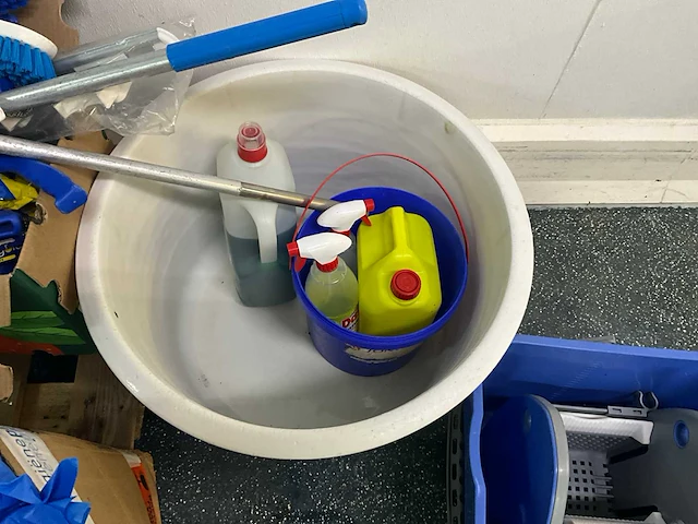 Partij schoonmaakartikelen - afbeelding 8 van  8